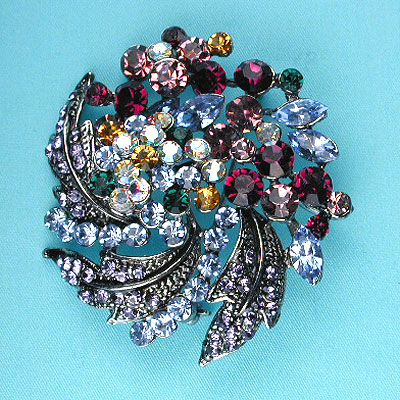 Swirl flower and leaf pin, a fashion accessorie - Evening Elegance