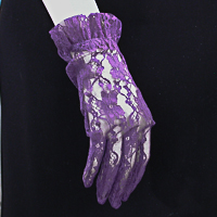 Lace wrist gloves